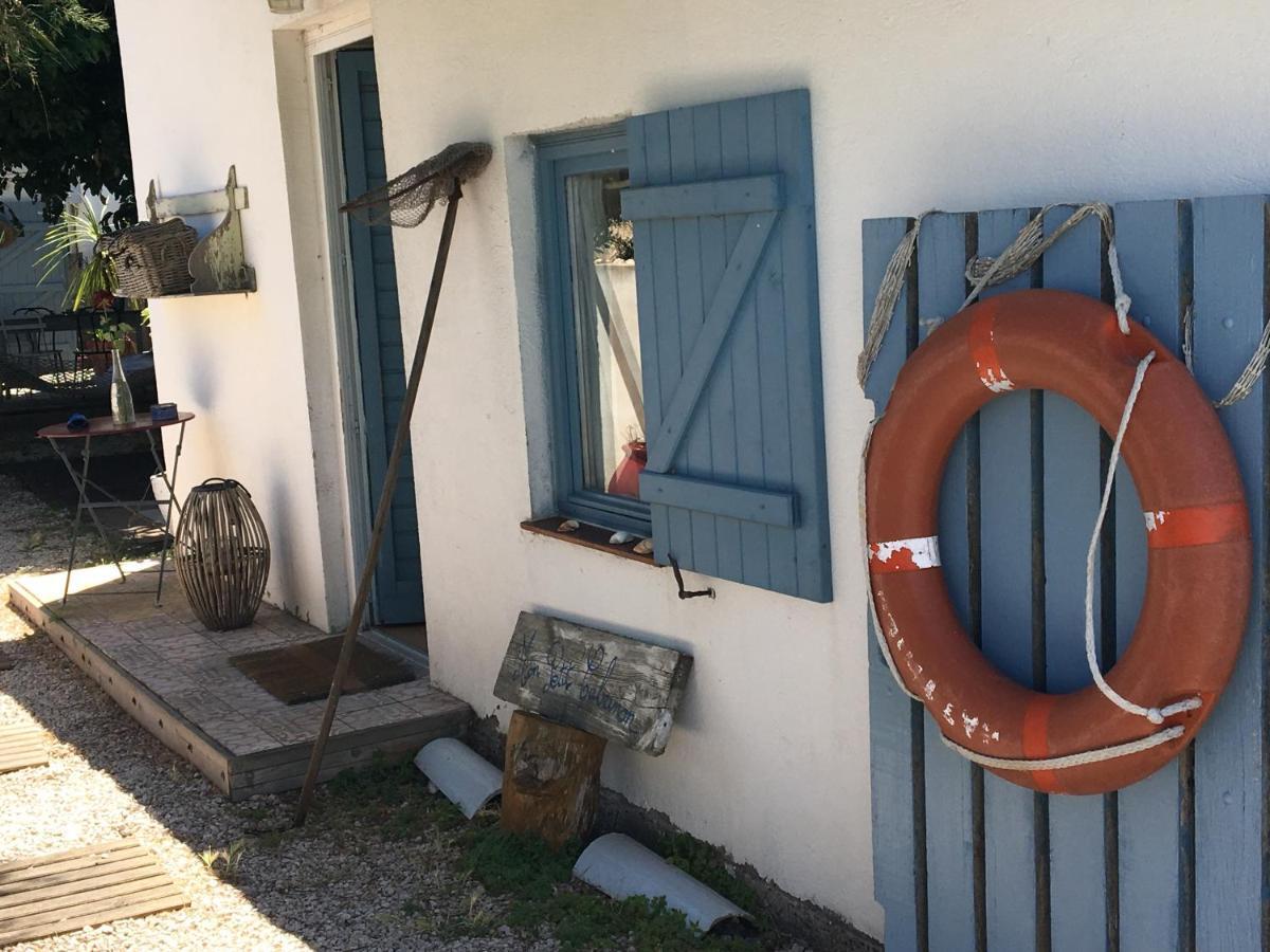 Cabanon De Pecheur En Bord De Lagune Sete Exterior photo